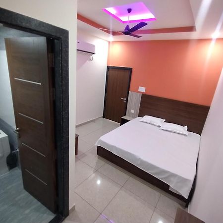 Hiramani Hotel Fatehpur  المظهر الخارجي الصورة