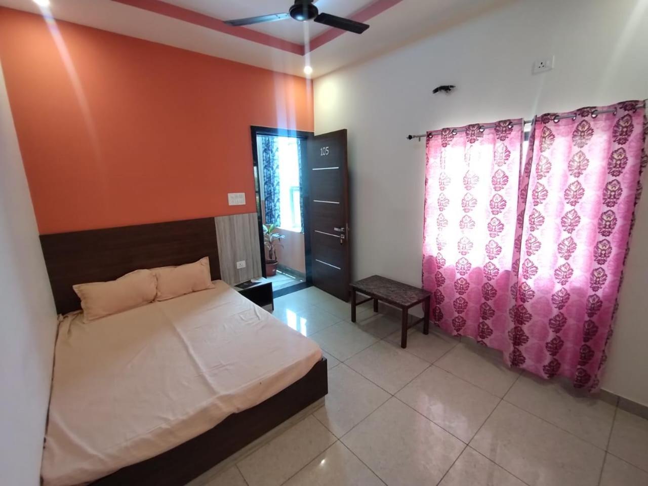 Hiramani Hotel Fatehpur  المظهر الخارجي الصورة